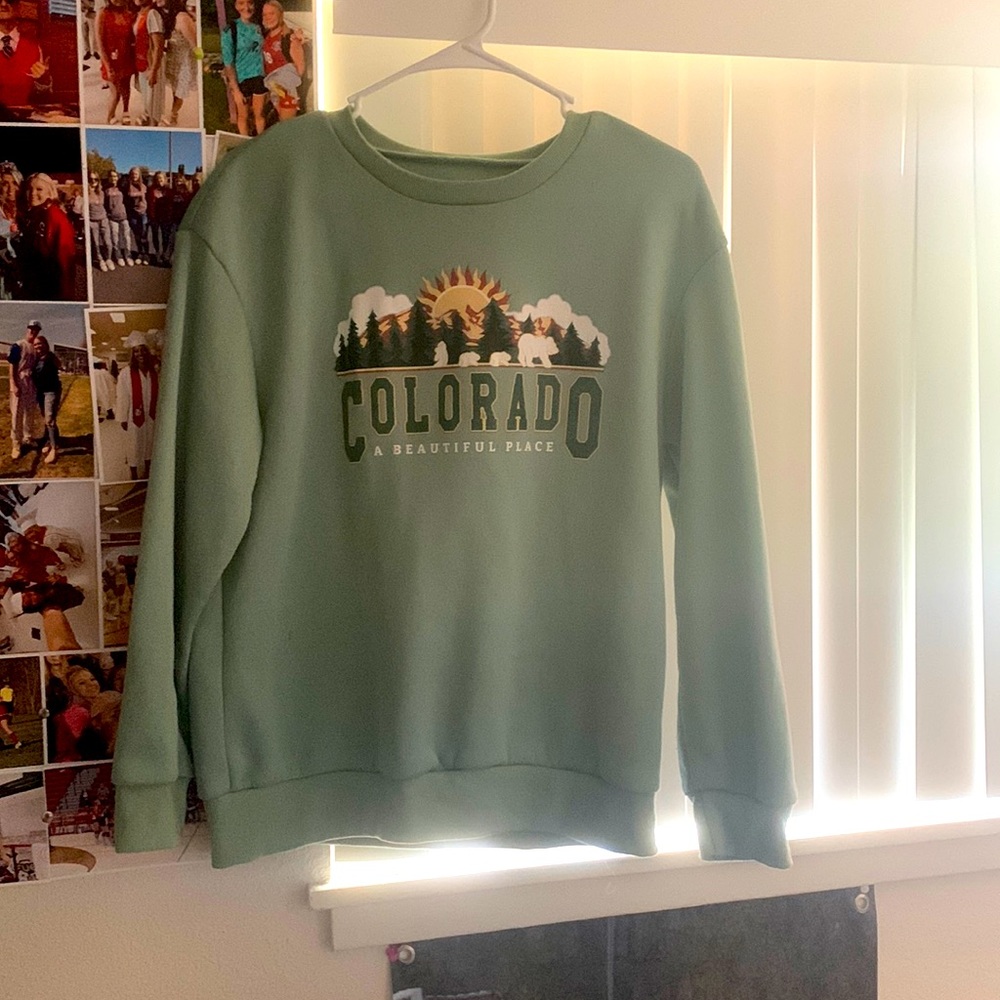 I’m selling this crew neck that’s been worn a few times - Picture 1 of 1